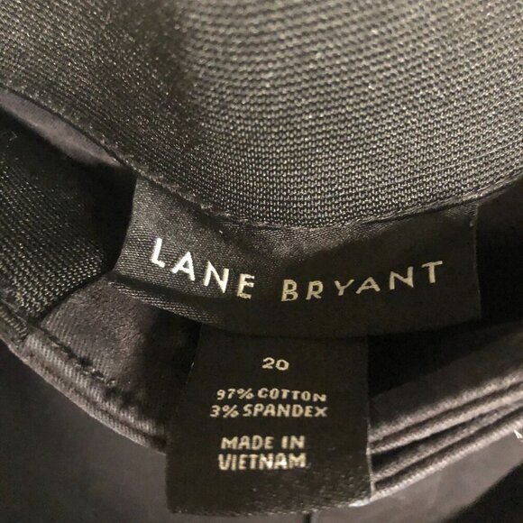 Lane Bryant black 7" roll-leg to 5" elastic waist shorts with front/back pockets - Picture 5 of 6